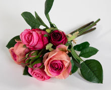 Lade das Bild in den Galerie-Viewer, Rosenbund Rosenstrauß 28 cm, pink. 5 Rosenblüten
