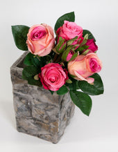 Lade das Bild in den Galerie-Viewer, Rosenbund Rosenstrauß 28 cm, pink. 5 Rosenblüten
