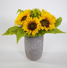 Lade das Bild in den Galerie-Viewer, Sonnenblumenstrauß / Sonnenblumenbouquet 36x38 cm