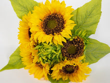Lade das Bild in den Galerie-Viewer, Sonnenblumenstrauß / Sonnenblumenbouquet 36x38 cm
