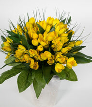 Lade das Bild in den Galerie-Viewer, Krokusstrauß 32x30cm gelb Frühlingsstrauß